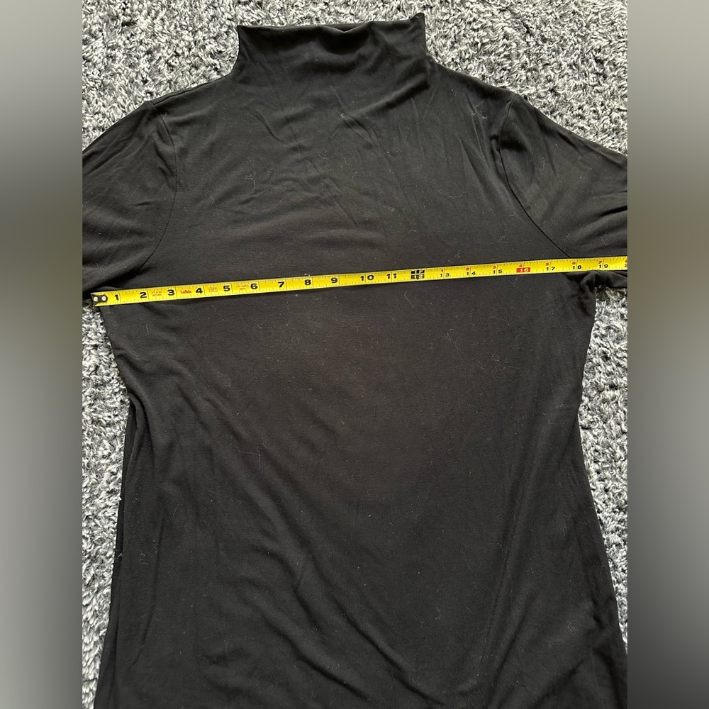 WHBM Mock-neck 3/4 sleeve shirt